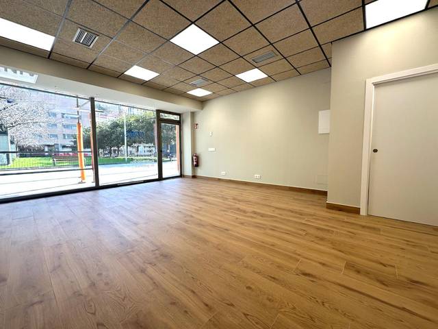 Local comercial en Alquiler en Egia