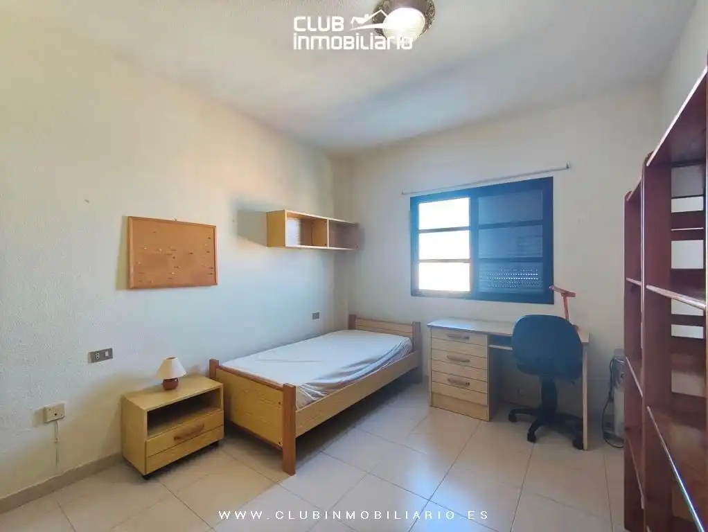 Habitación de Piso de alquiler en San Cristóbal de la Laguna con Amueblado y Balcón