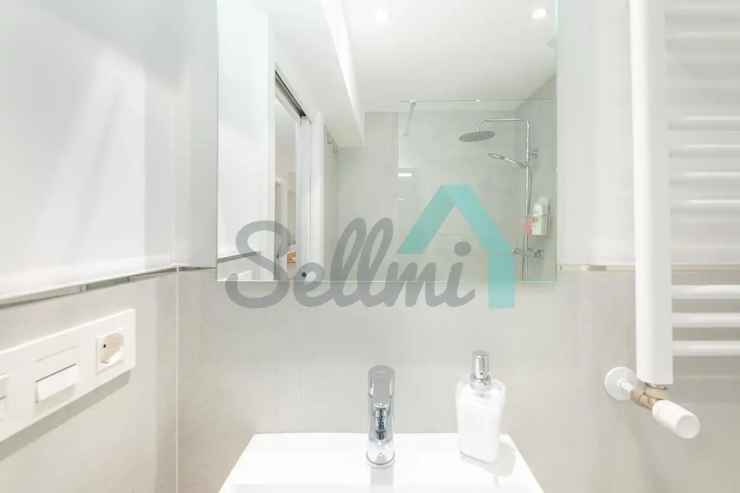 Badezimmer von Wohnung zur Miete in Oviedo  mit Heizung, Parkett und Terrasse