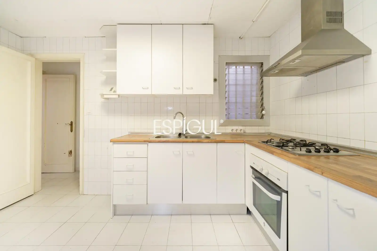 Cocina de Piso en venta en Barcelona con Calefacción, Parquet y Terraza