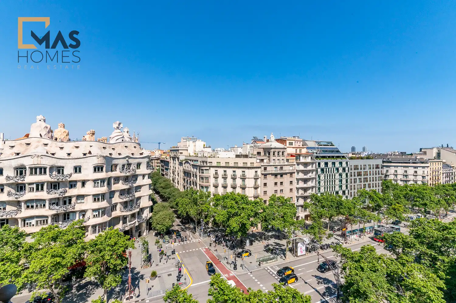 Exterior view of Flat for sale in Barcelona  with Air Conditioner, Heating and Oven