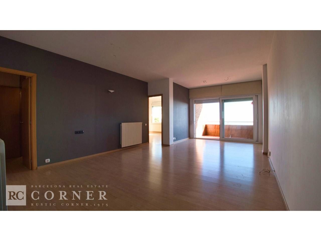Living room of Flat for sale in  Barcelona Capital  with Heating, Parquet flooring and Terrace