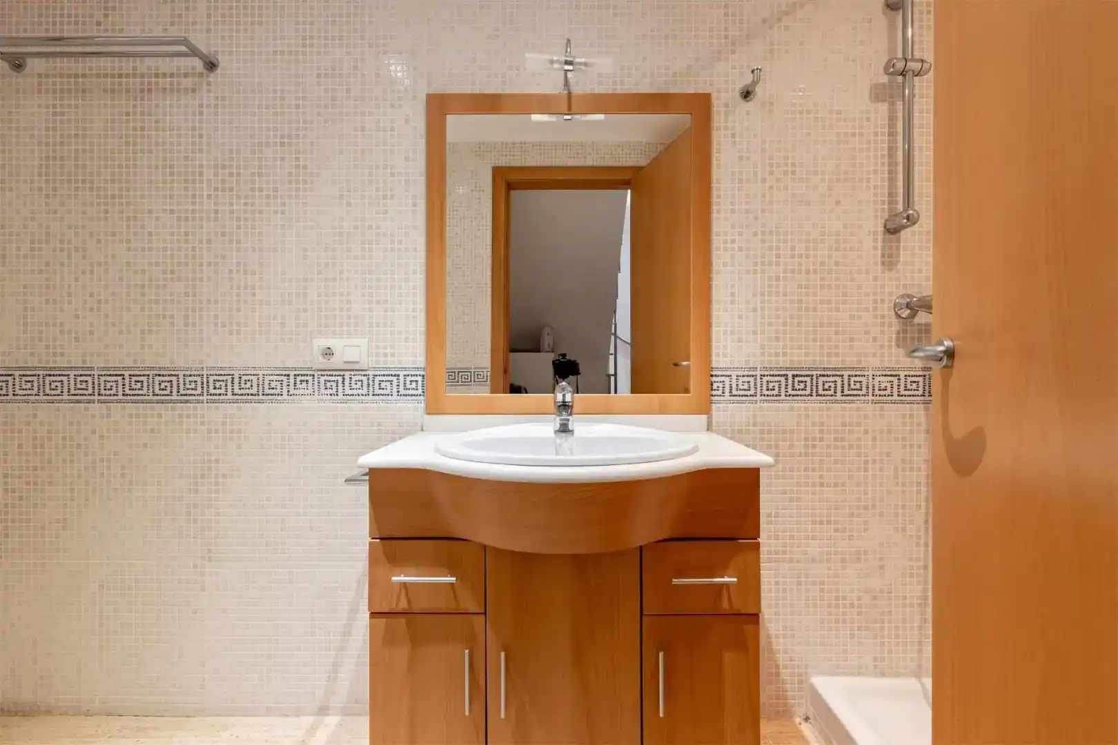 Bathroom of Flat for sale in L'Ampolla  with Air Conditioner, Private garden and Swimming Pool