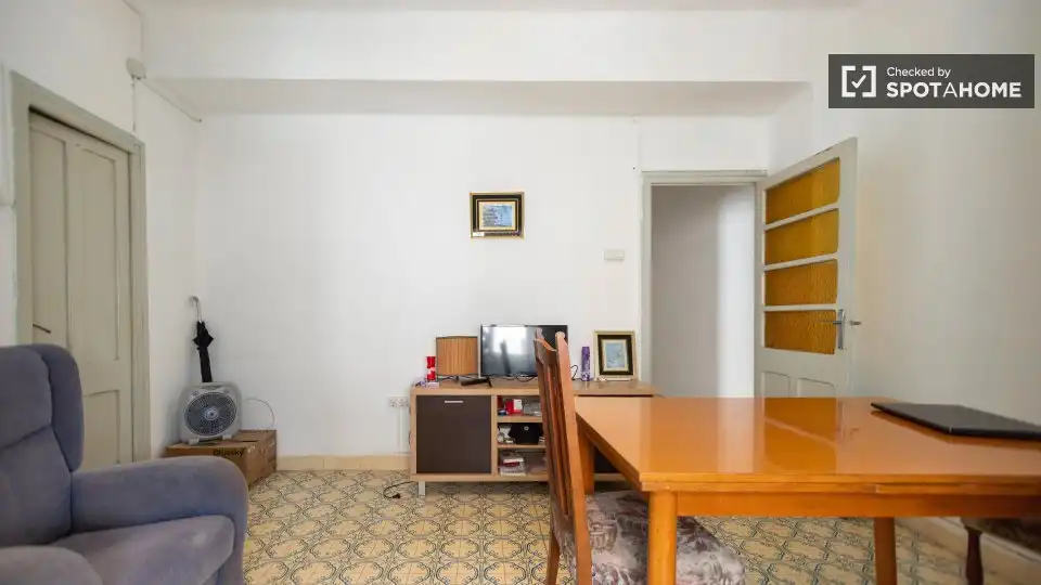Flat for rent in Torrent  with Air Conditioner, Heating and Furnished