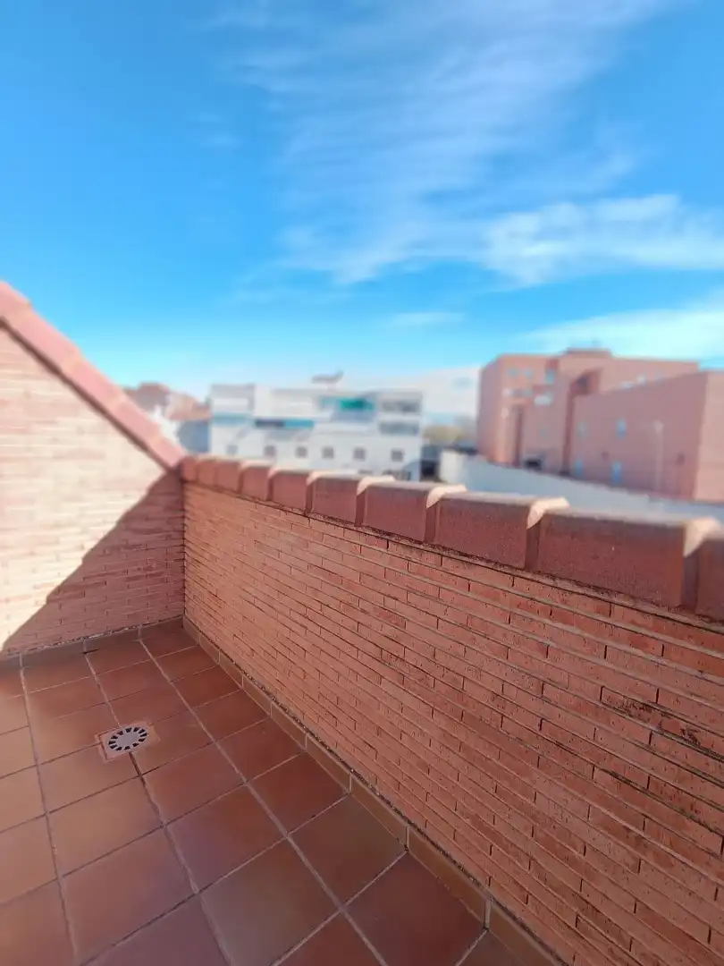 Vista exterior de Casa o chalet en venta en Ciudad Real con Aire acondicionado, Calefacción y Parquet