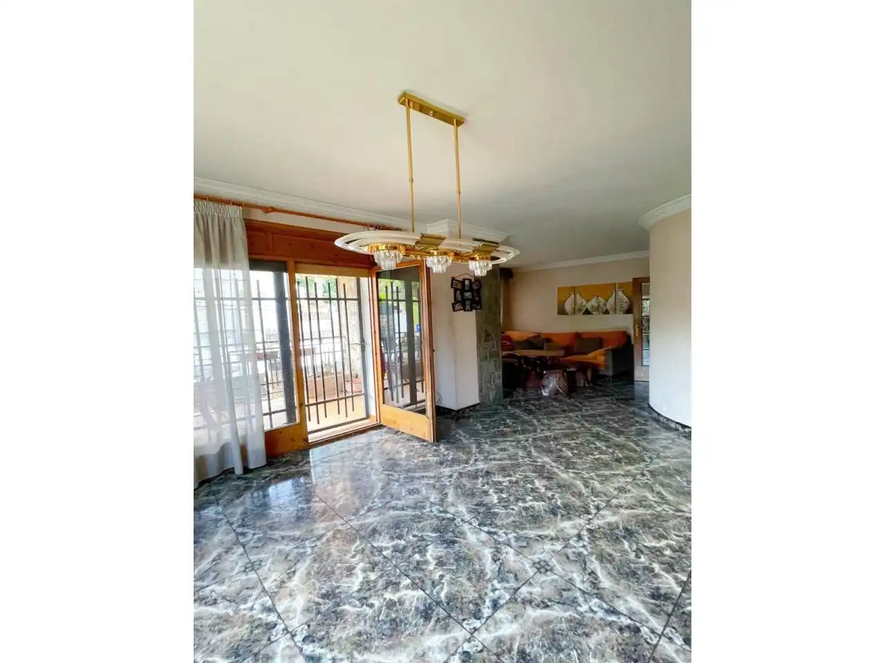 Vista exterior de Casa o chalet en venta en Cerdanyola del Vallès con Calefacción, Jardín privado y Terraza