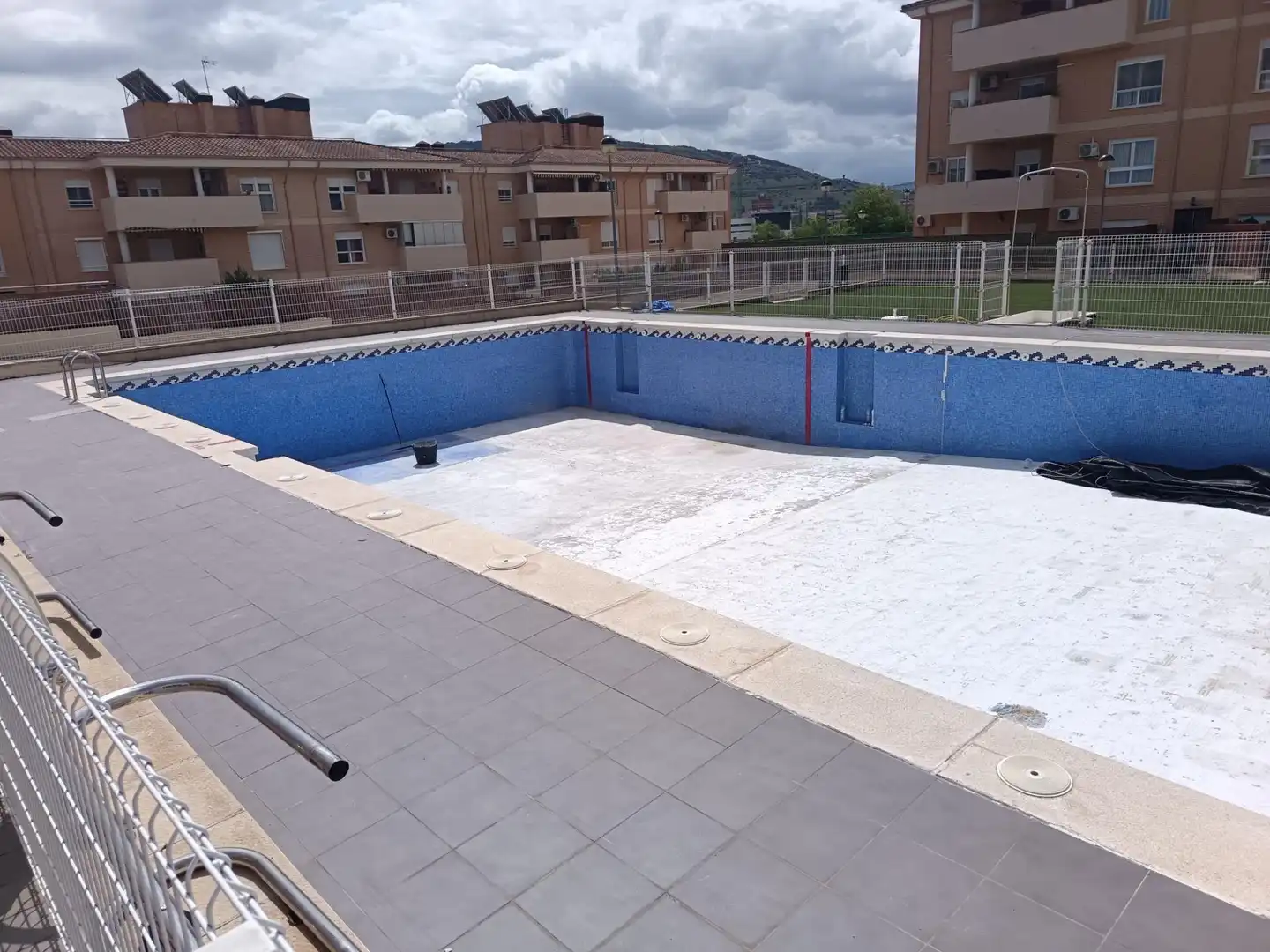 Swimming pool of Flat for sale in Argamasilla de Calatrava  with Heating, Private garden and Terrace