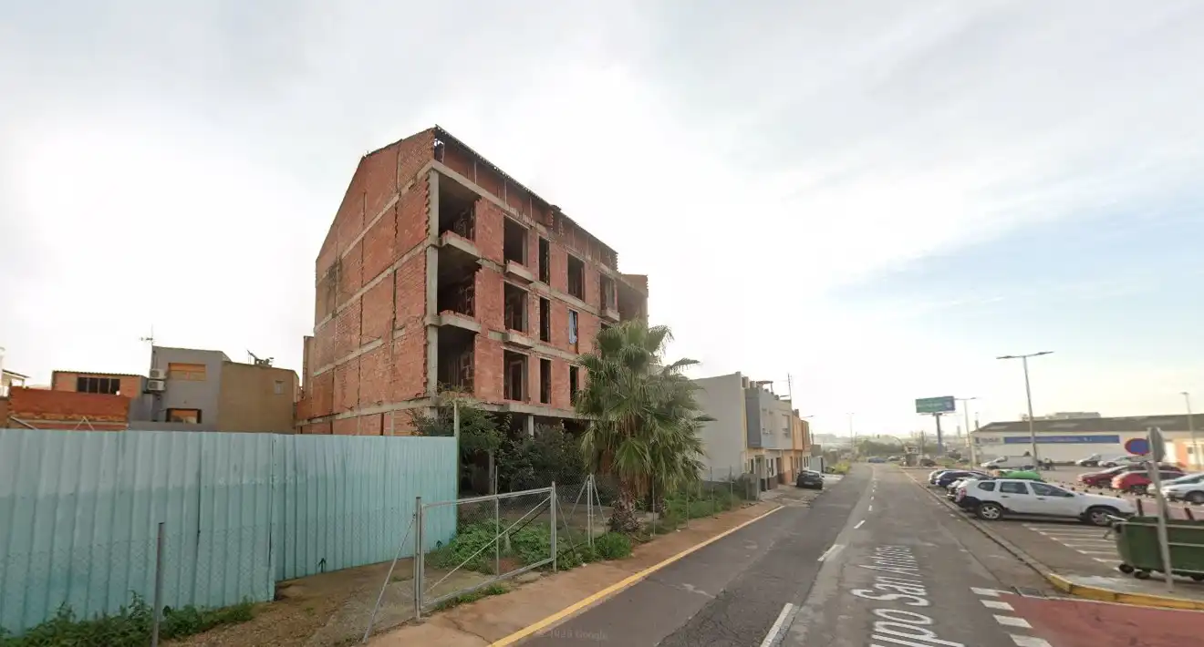 Vista exterior de Edifici en venda en Castellón de la Plana / Castelló de la Plana