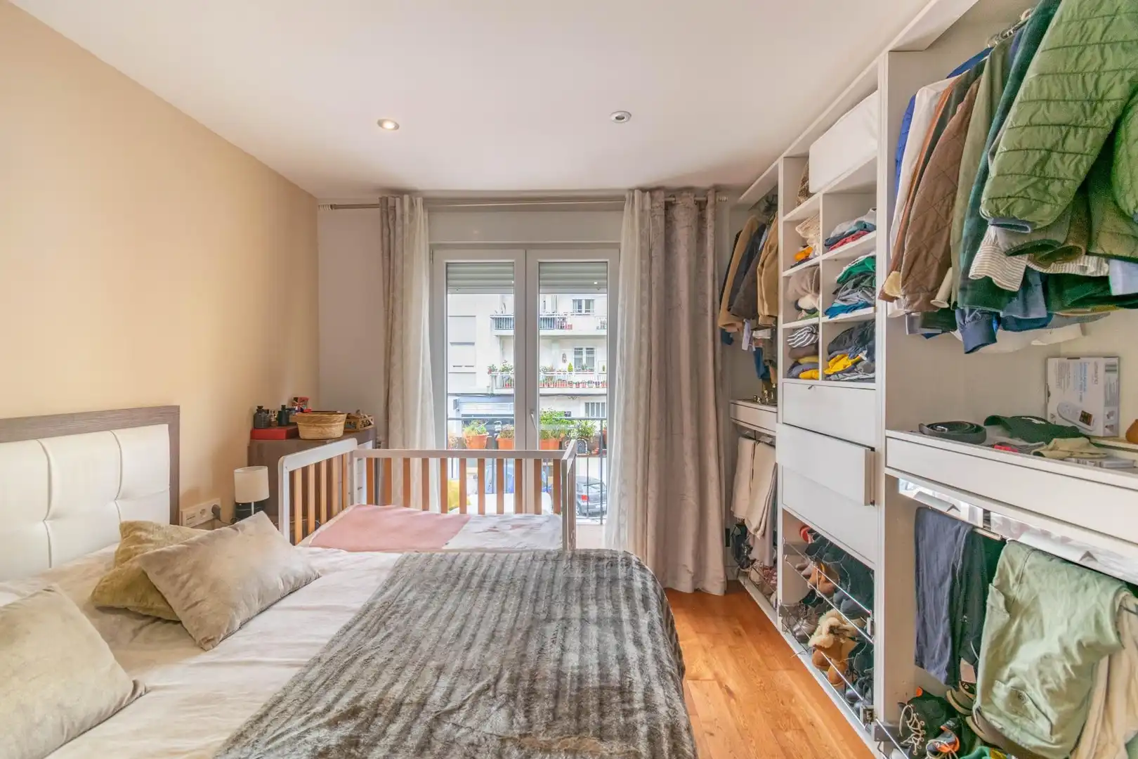 Habitación de Piso en venta en  Pamplona / Iruña con Calefacción y Balcón