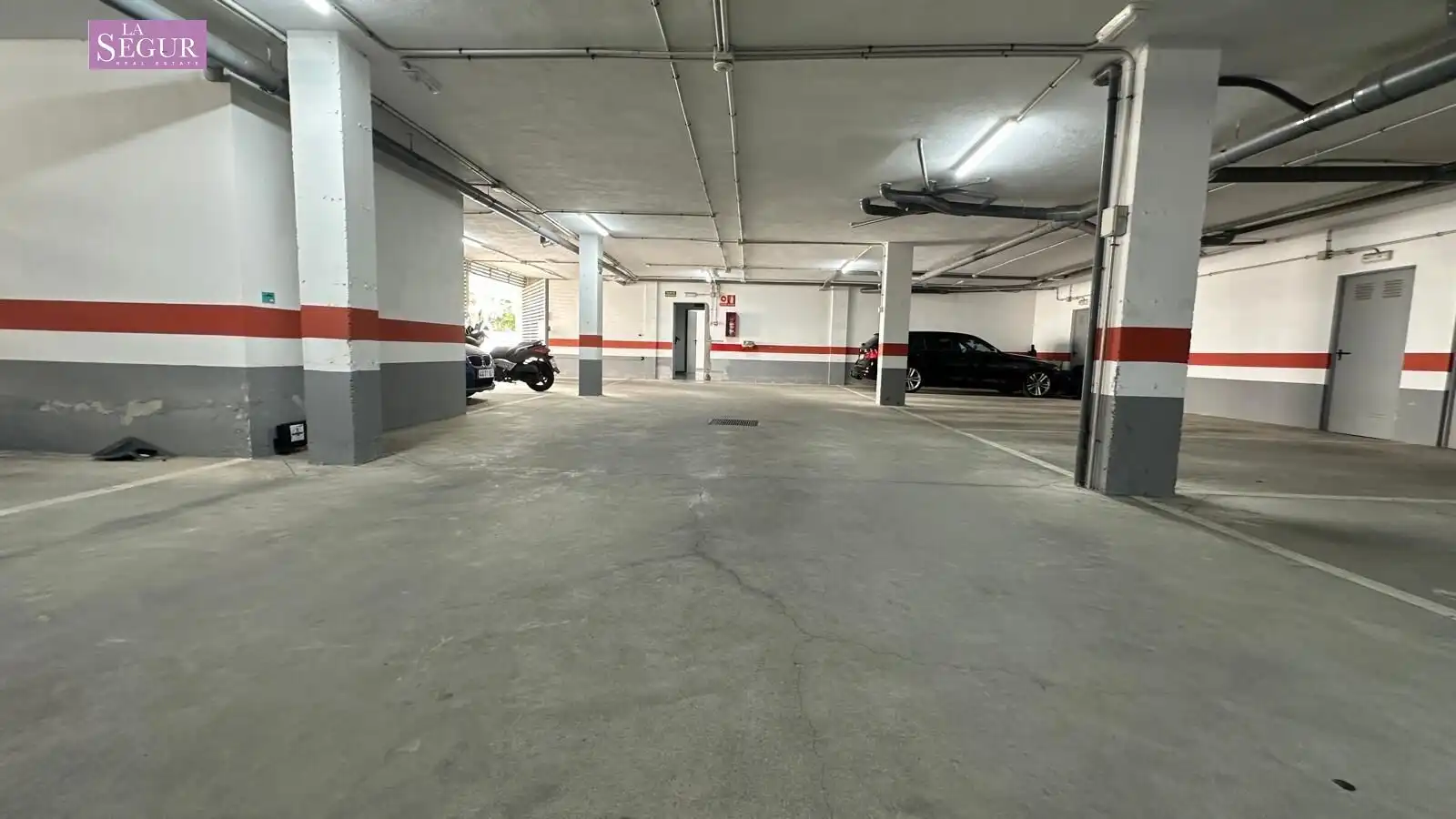 Aparcament de Planta baixa en venda en Conil de la Frontera amb Aire condicionat, Terrassa i Traster