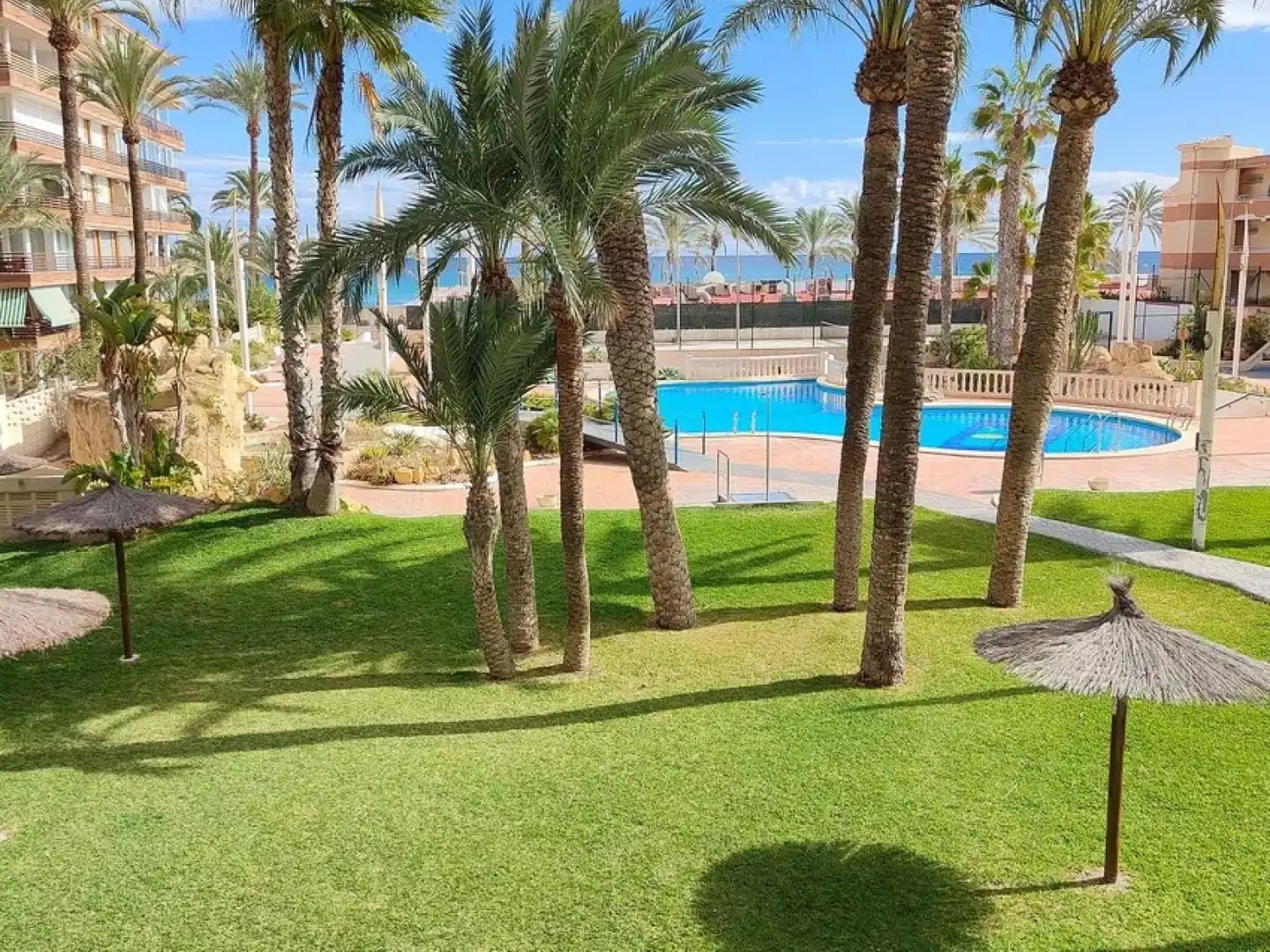 Piscina de Pis de lloguer en Alicante / Alacant amb Aire condicionat, Calefacció i Piscina