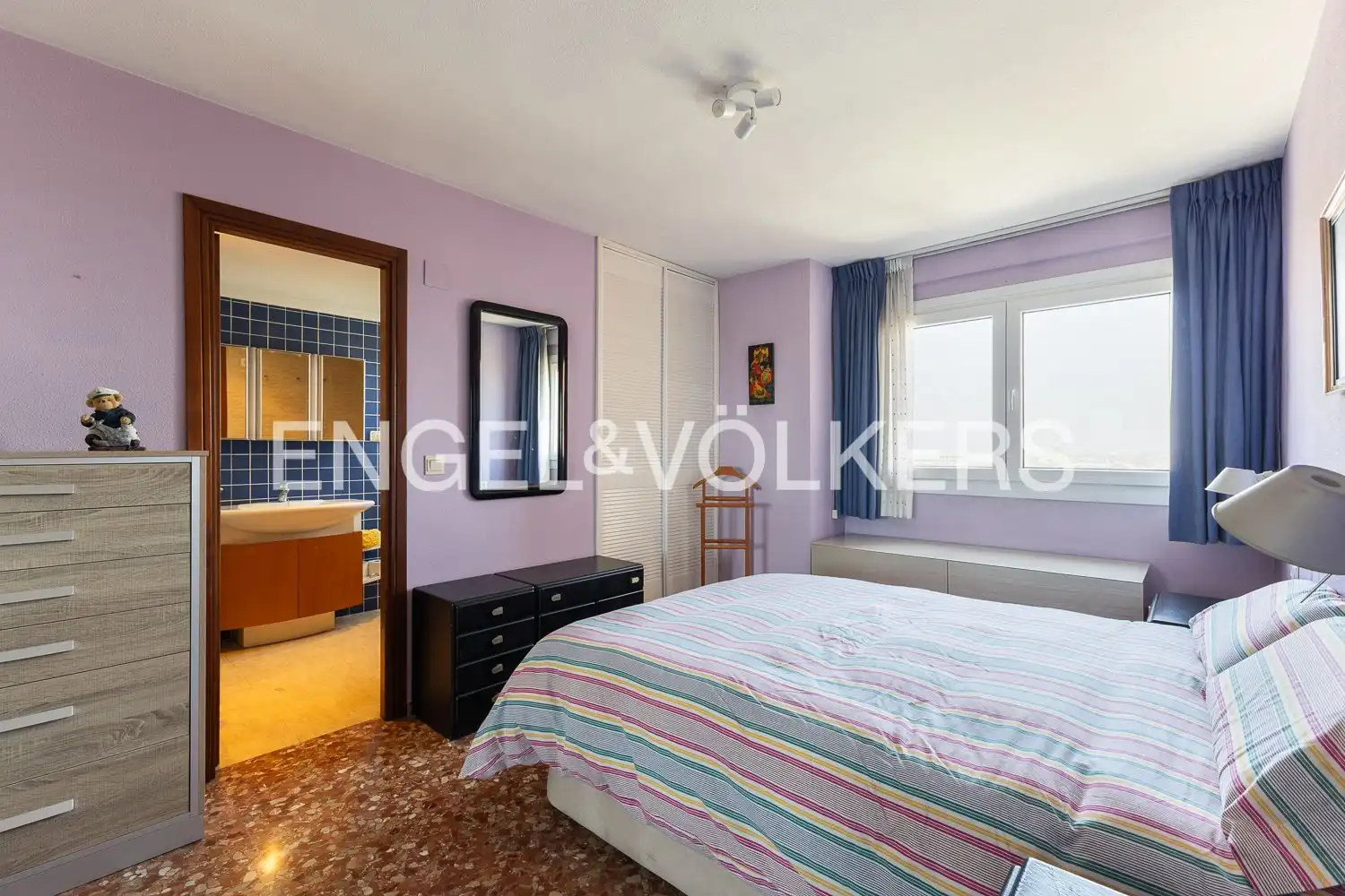 Schlafzimmer von Wohnung zur Miete in Valencia mit Klimaanlage, Heizung und Terrasse