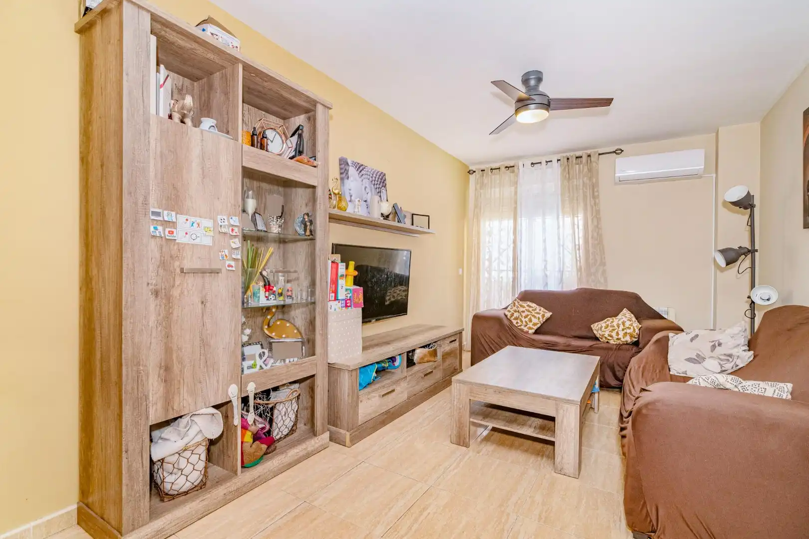Wohnzimmer von Wohnung zum Verkauf in Pulianas mit Klimaanlage, Terrasse und Abstellraum