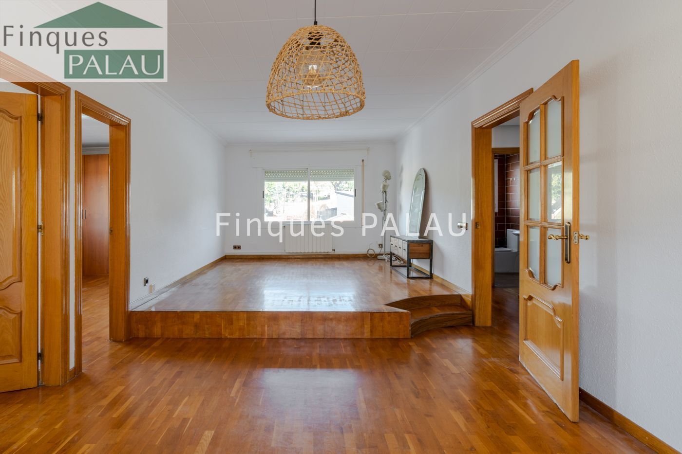 Living room of Flat for sale in Sant Just Desvern  with Heating and Storage room