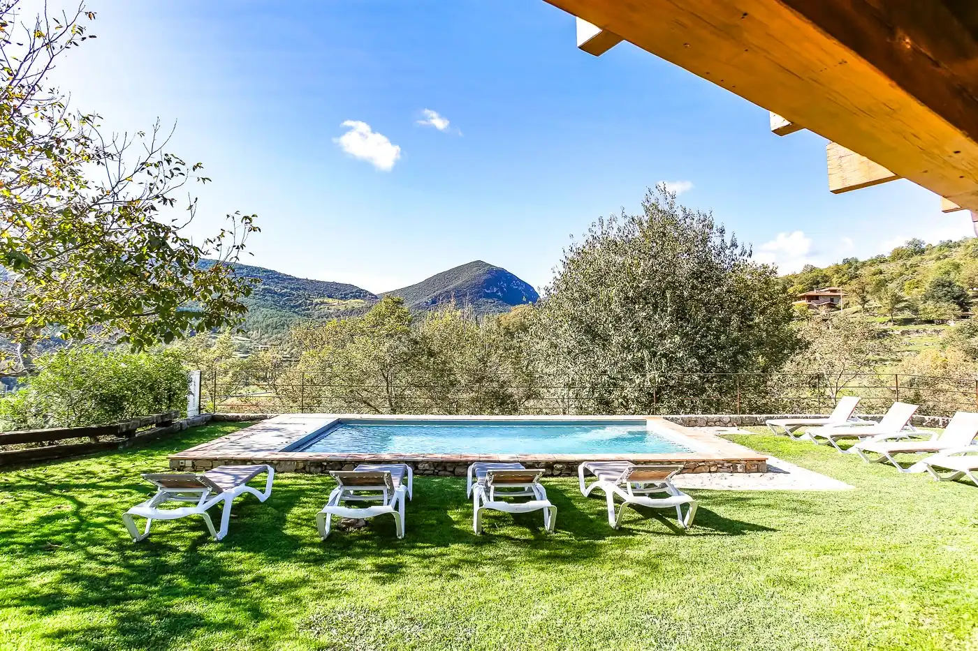 Garden of Country homes for sale in Montagut i Oix  with Private garden, Terrace and Swimming Pool