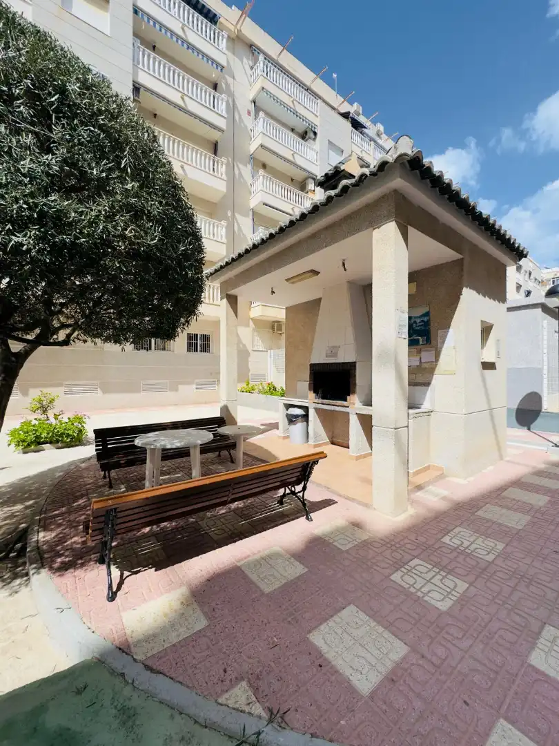 Terrasse von Wohnung zum Verkauf in Torrevieja mit Klimaanlage, Heizung und Möbliert