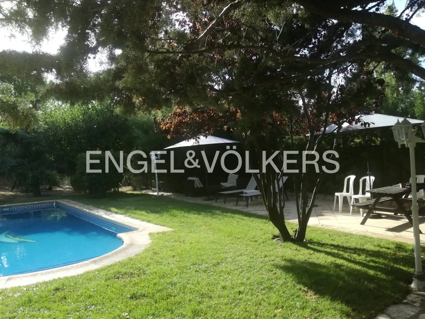 Piscina de Casa o xalet en venda en Collado Villalba amb Calefacció, Jardí privat i Terrassa