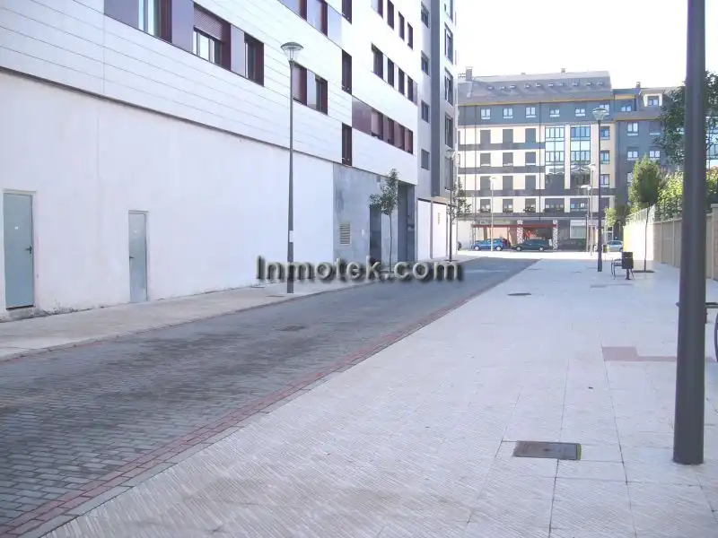 Local comercial de lloguer a La Felguera