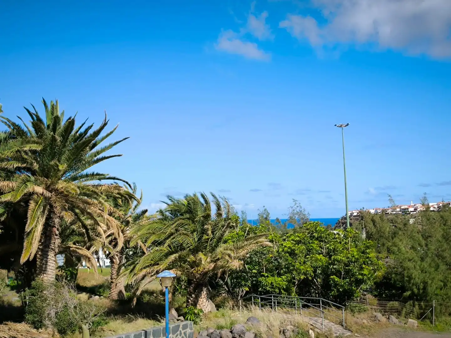 Vista exterior de Casa o xalet en venda en Agaete amb Jardí privat, Terrassa i Moblat