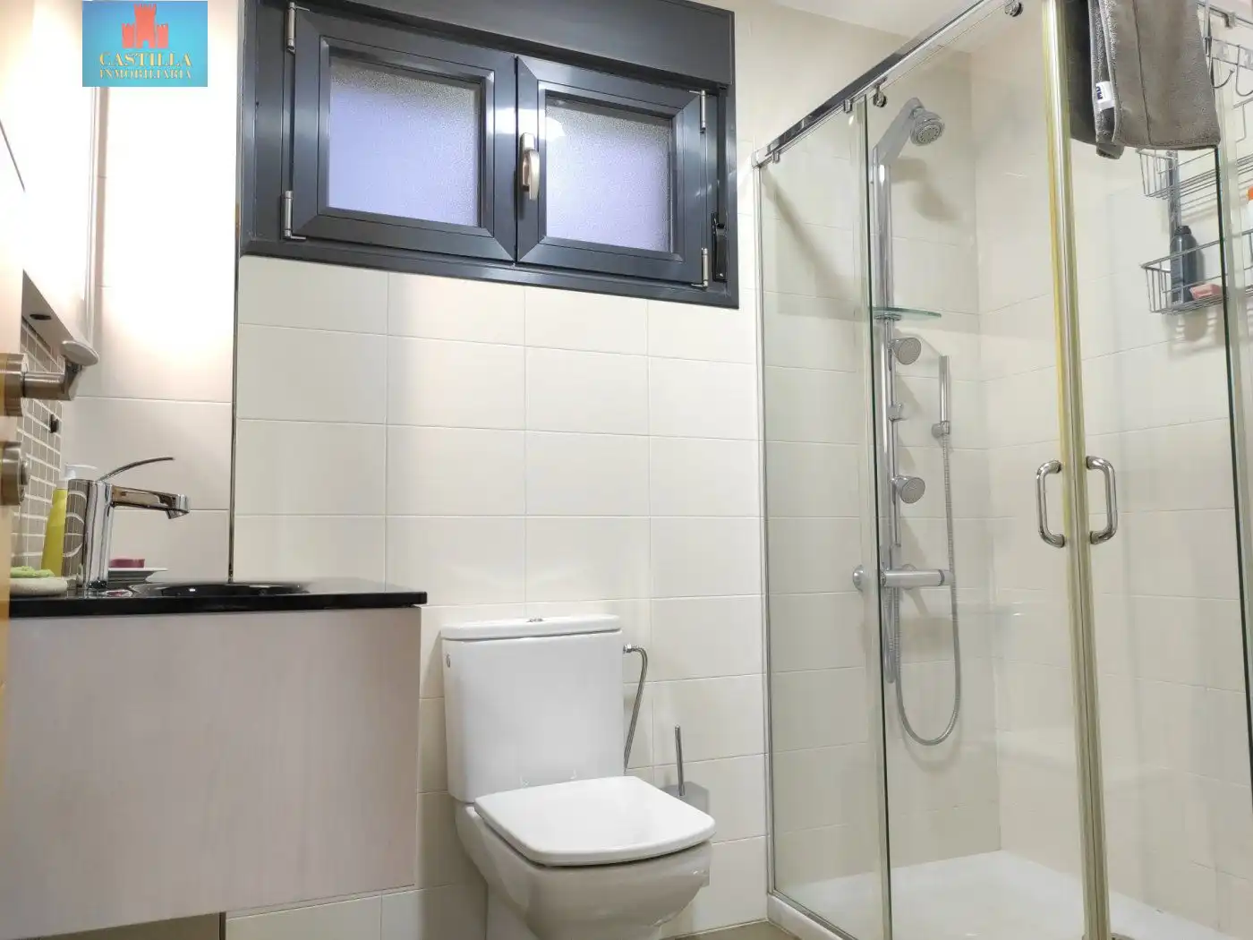 Baño de Casa adosada en venta en Ávila con Aire acondicionado, Calefacción y Terraza
