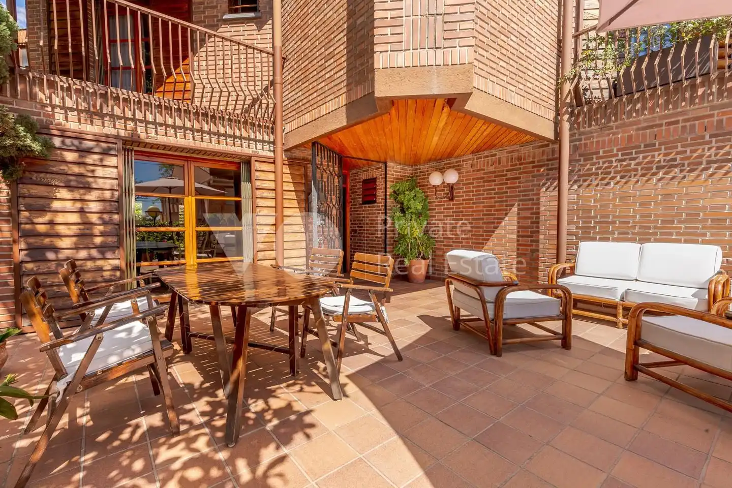 Terraza de Casa adosada en venta en Madrid con Aire acondicionado, Calefacción y Jardín privado