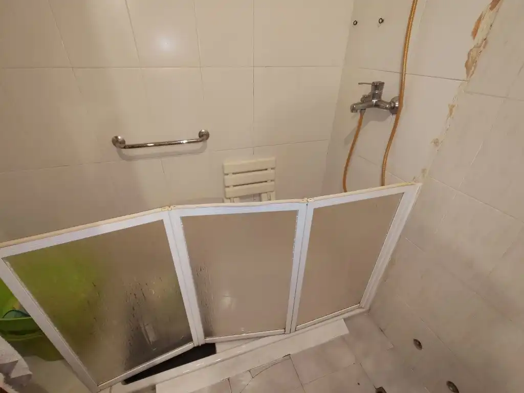 Bathroom of Flat for sale in Avilés