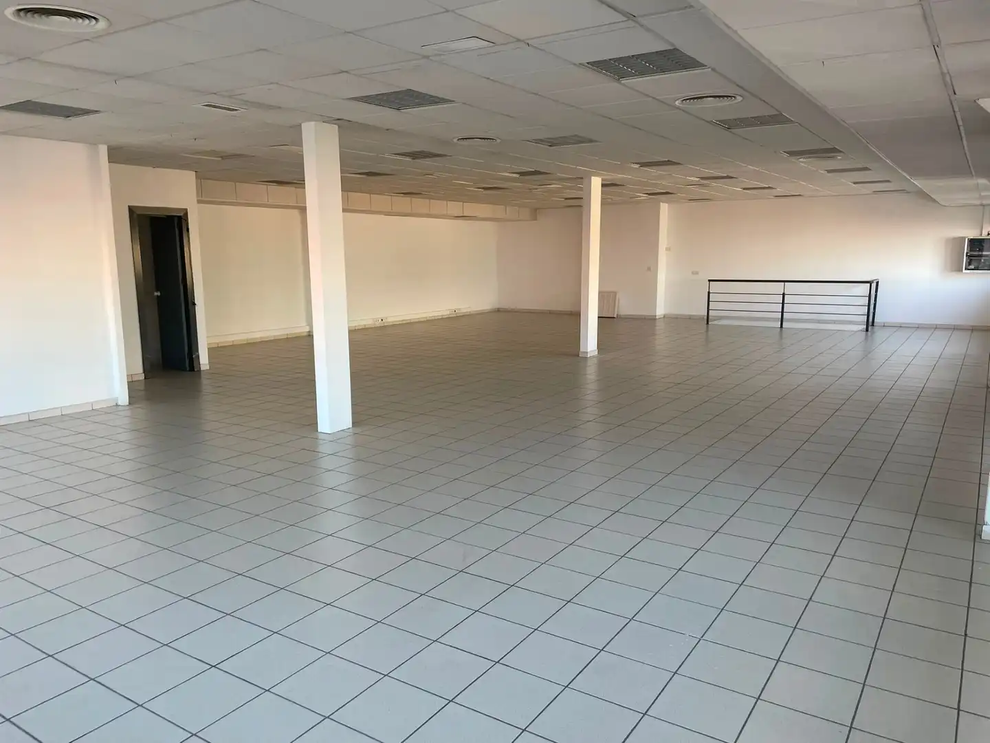 Local comercial en alquiler en Polirrosa Poligono Industrial Polirrosa 35, imagen 4