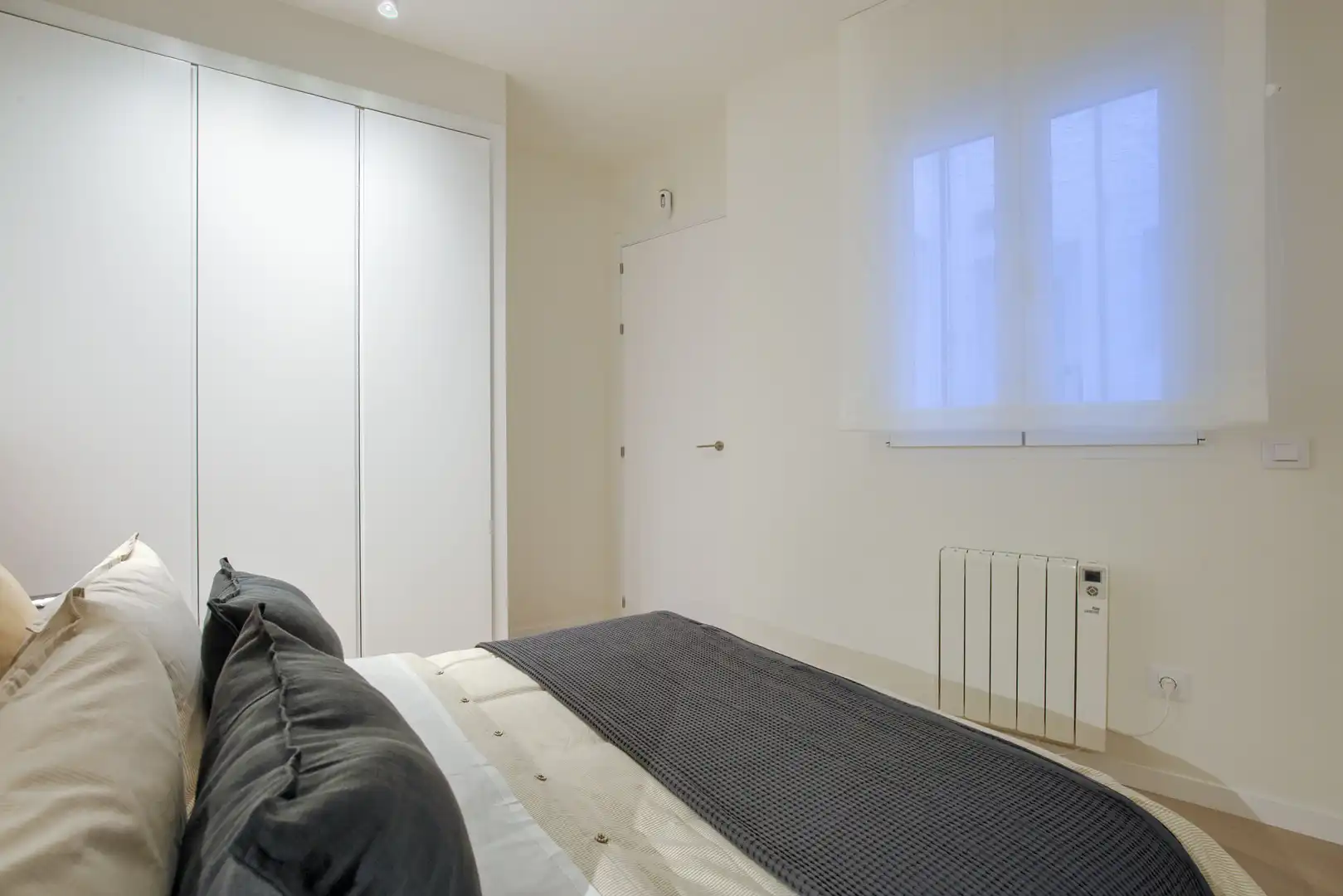 Bedroom of Flat for rent in Madrid  with Heating and Balcony