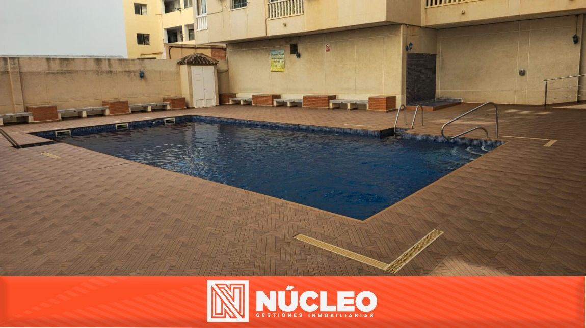 Piscina de Àtic en venda en Torrevieja amb Terrassa, Moblat i Forn