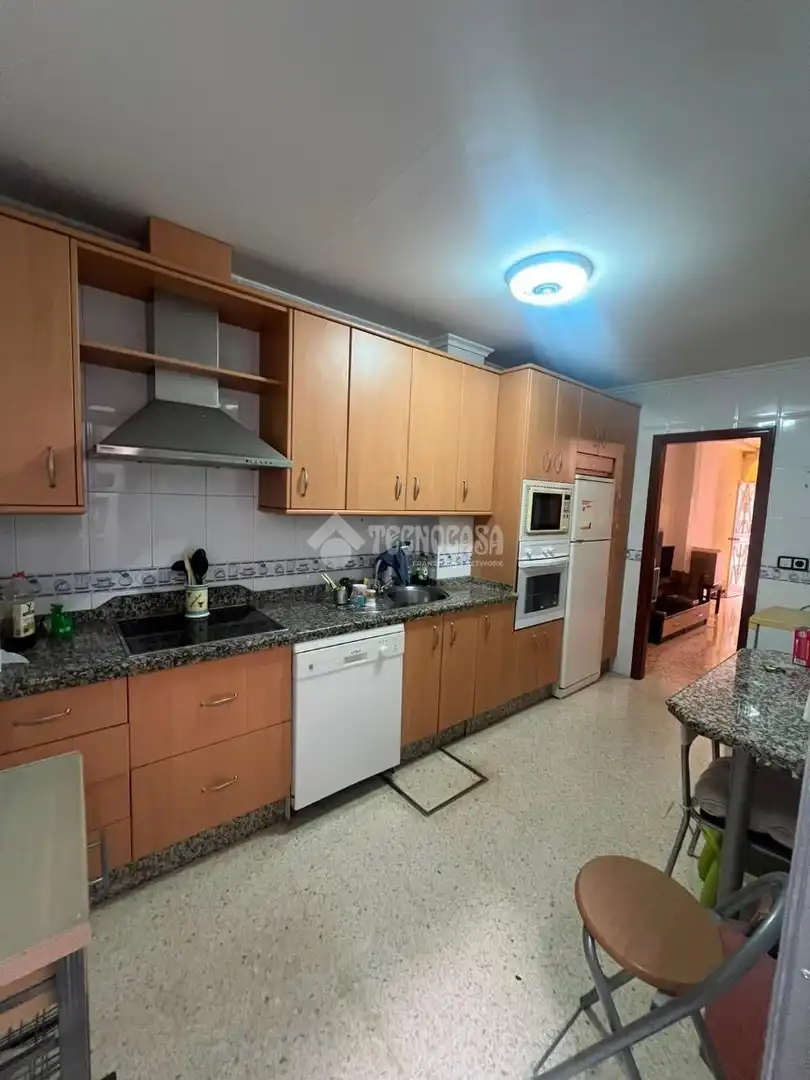 Cuina de Casa o xalet en venda en Sevilla amb Aire condicionat i Terrassa