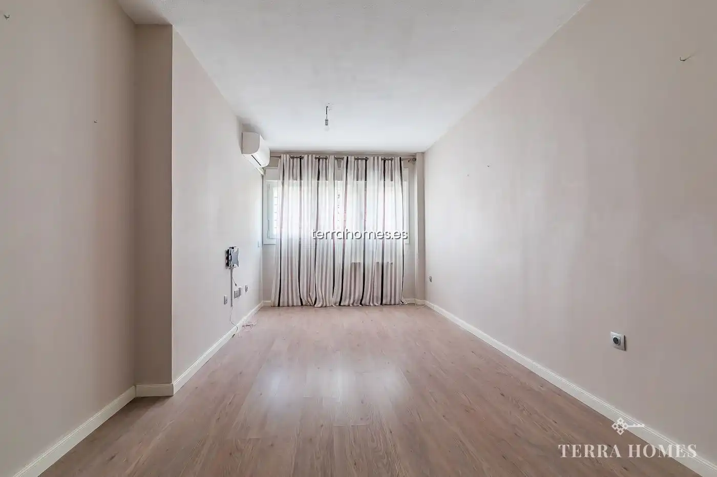 Bedroom of Apartments for sale in Tetuán