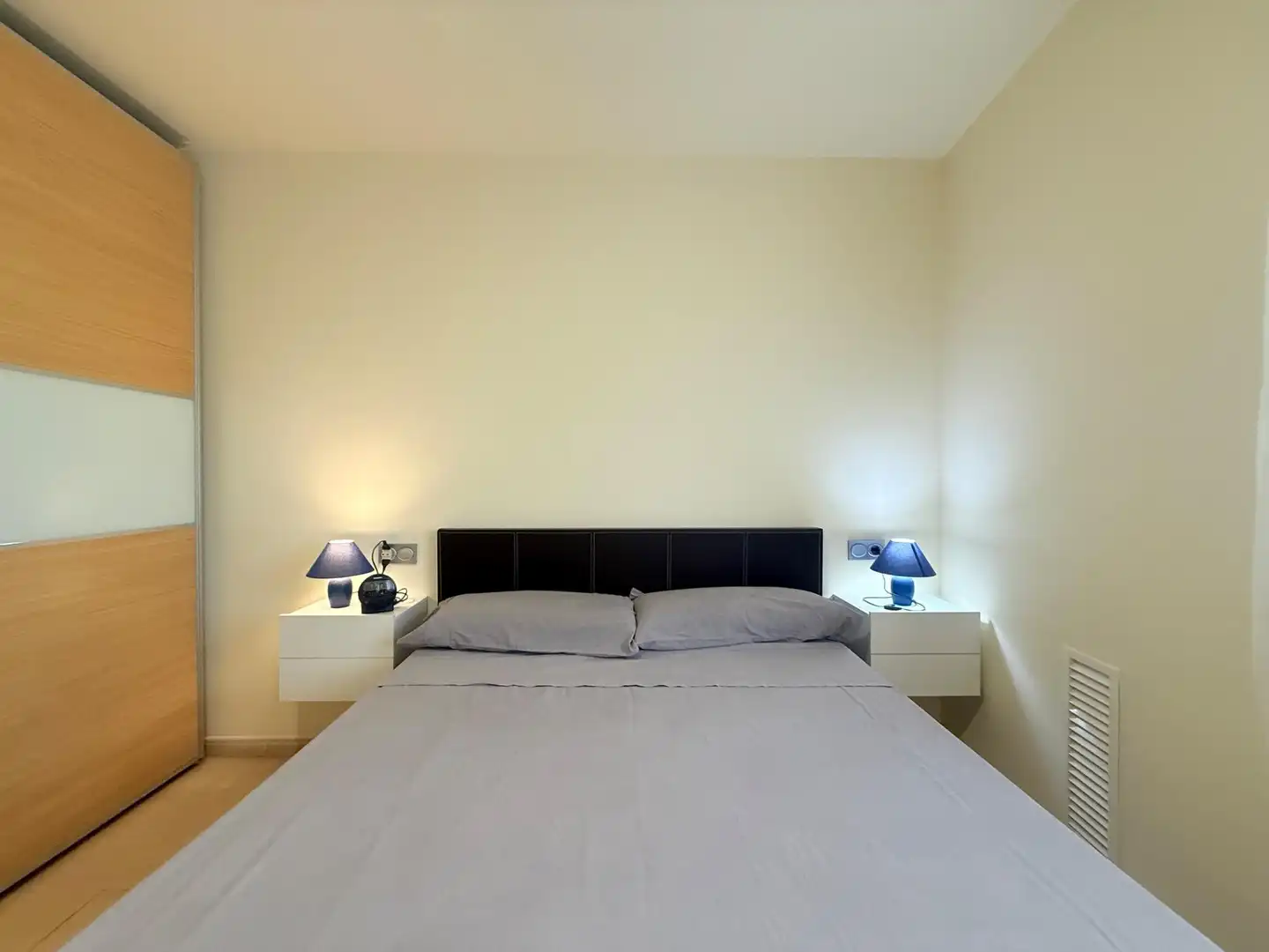 Habitación de Planta baja en venta en Camarles con Aire acondicionado y Calefacción