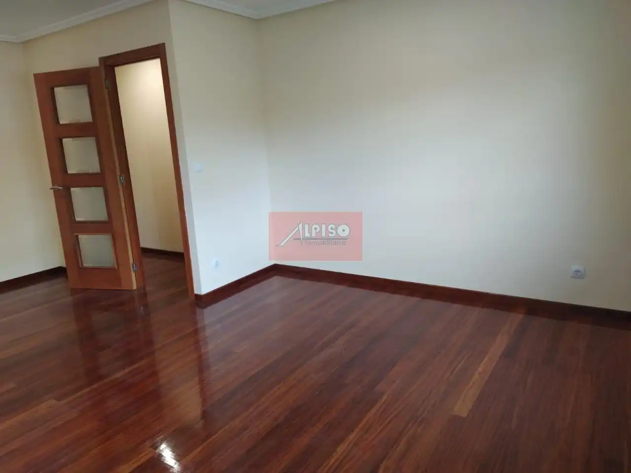 Bedroom of Apartments for rent in Ourense Capital   with Heating, Parquet flooring and Terrace