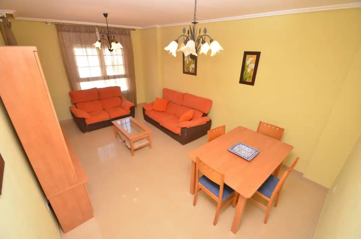 Sala de estar de Piso de alquiler en Roquetas de Mar con Terraza, Amueblado y Piscina comunitaria