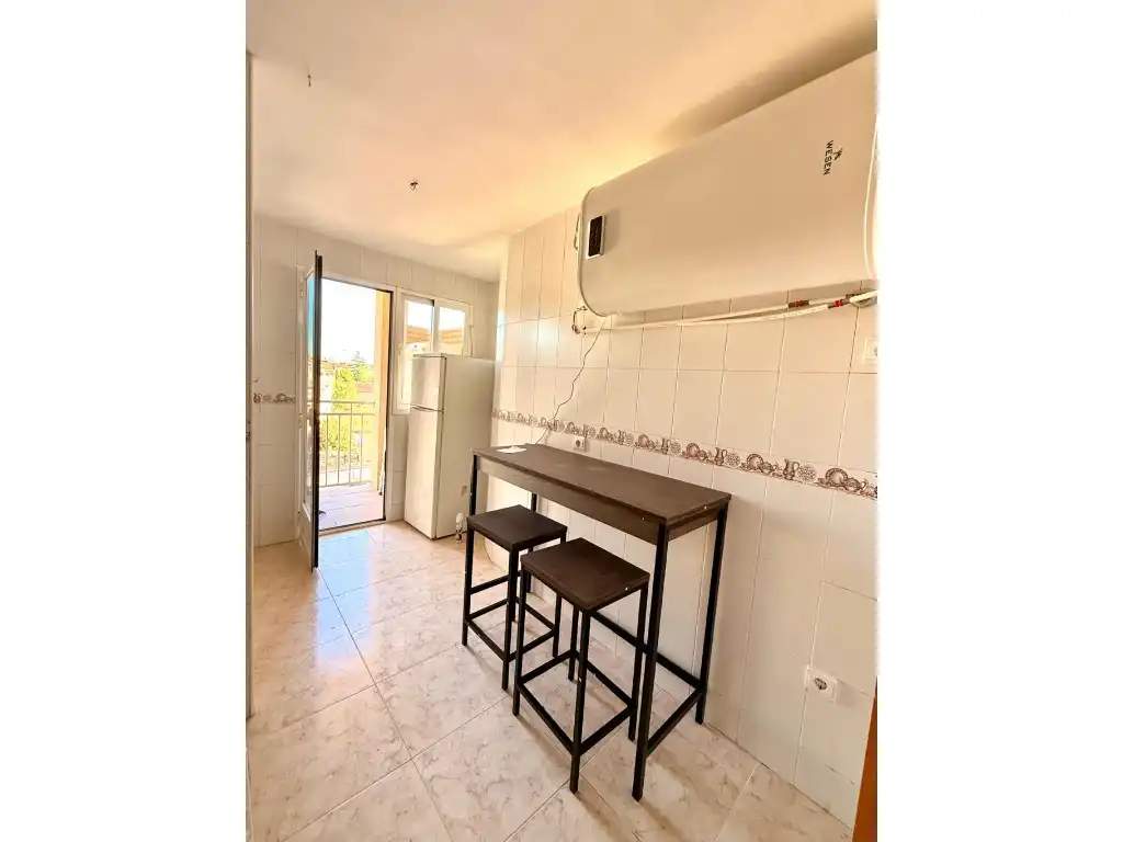 Cocina de Piso para compartir en Villanueva de la Cañada con Amueblado, Horno y Lavadora