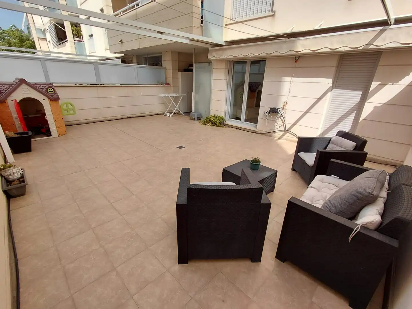 Terrasse von Erdgeschoss zur Miete in  Palma de Mallorca mit Klimaanlage, Heizung und Privatgarten