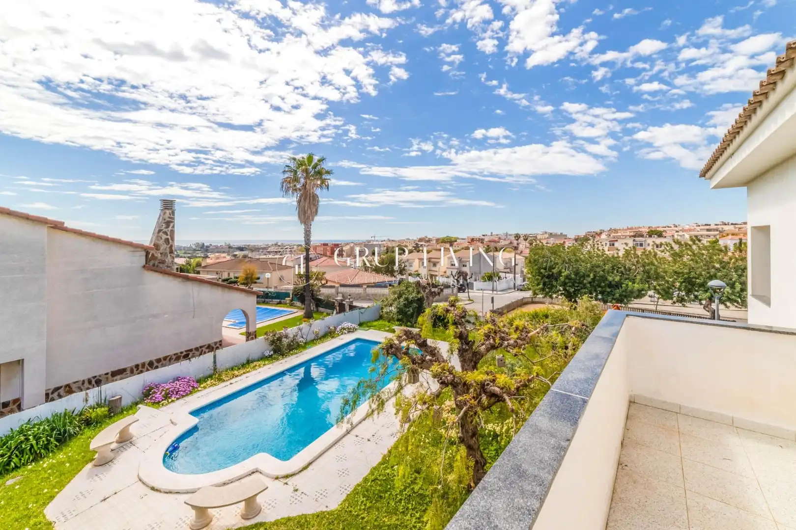 Piscina de Casa o chalet en venta en Vilanova i la Geltrú con Calefacción, Jardín privado y Terraza