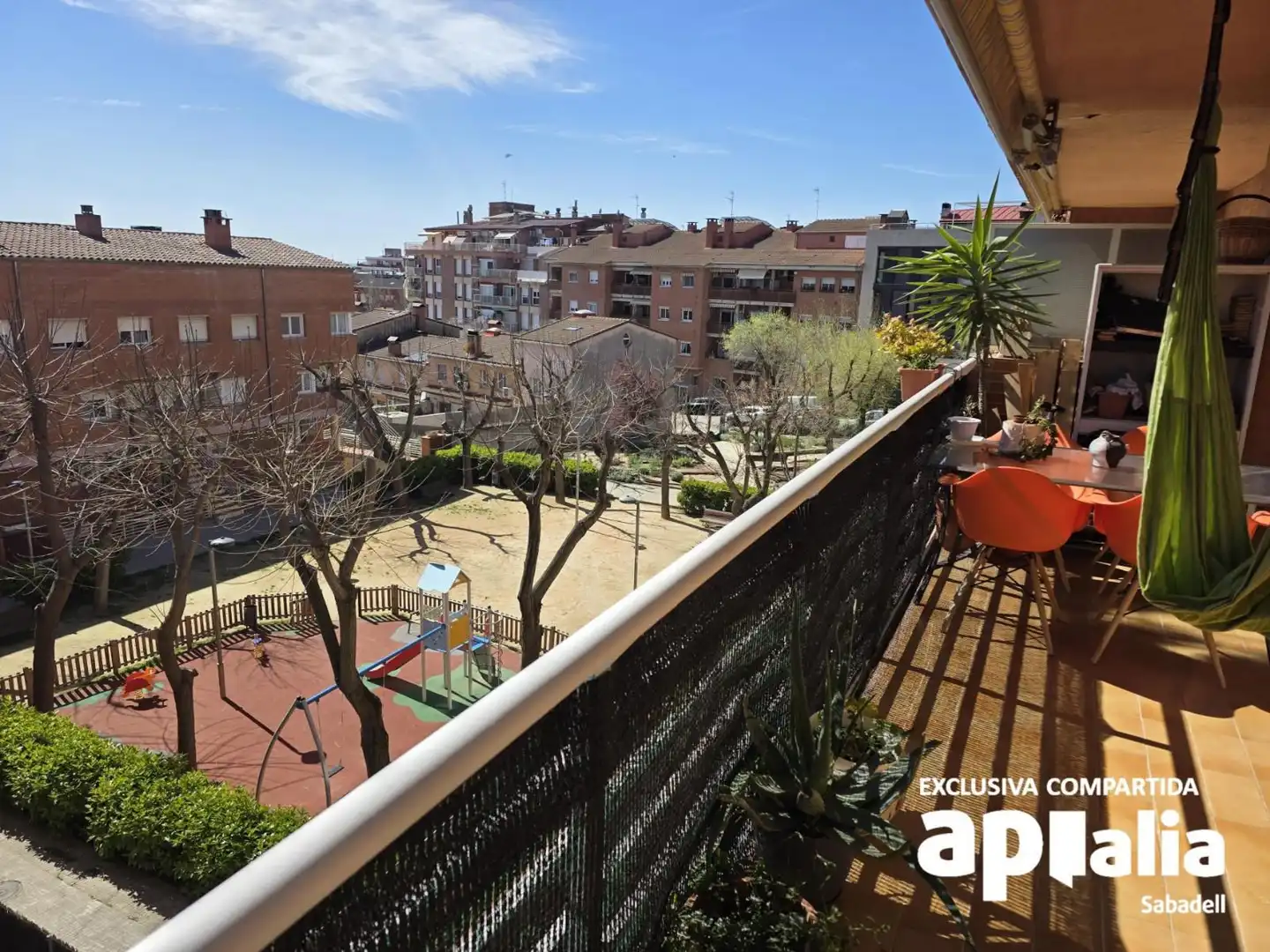 Vista exterior de Pis en venda en Castellar del Vallès amb Aire condicionat, Calefacció i Terrassa
