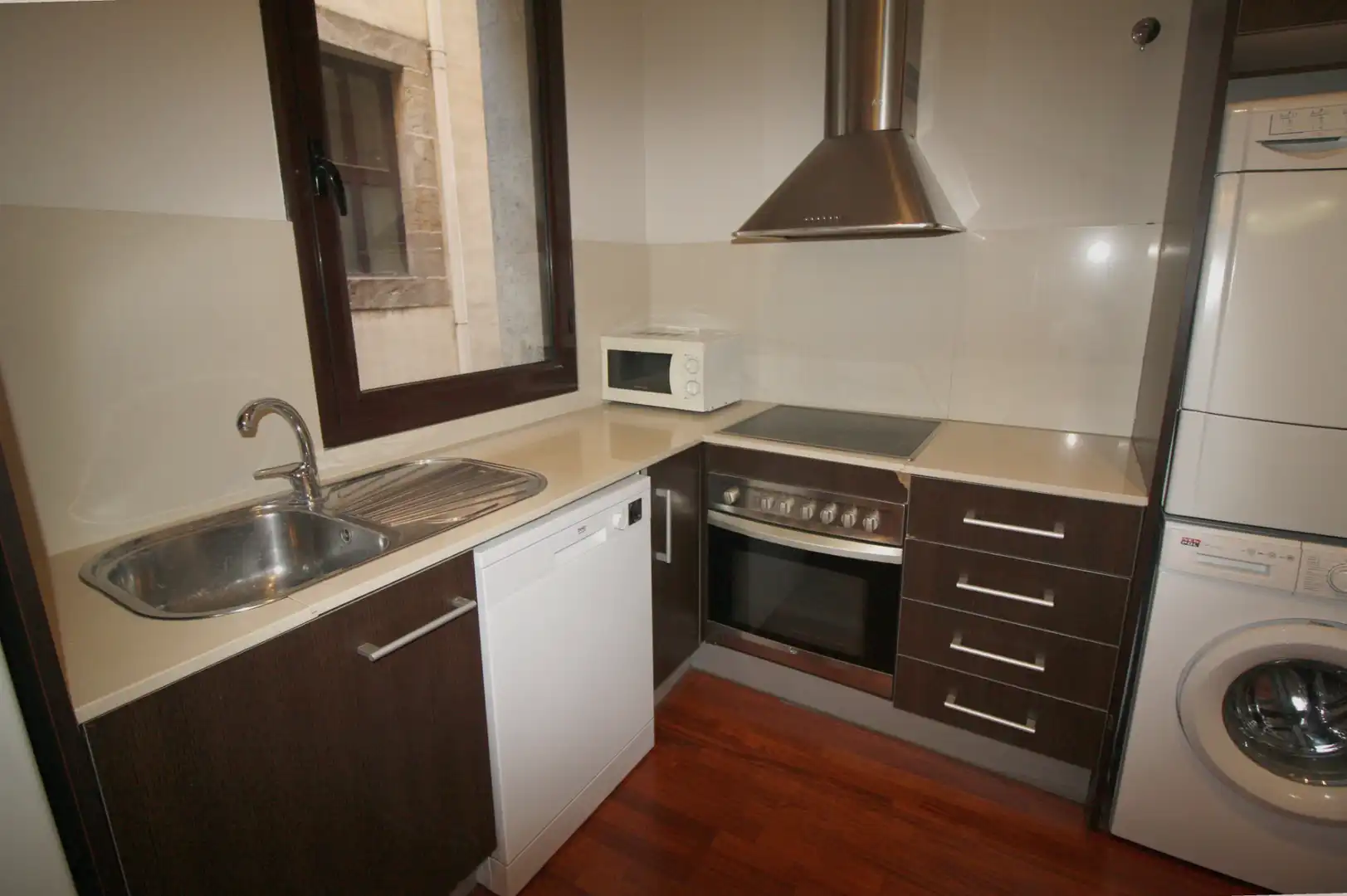Küche von Wohnung zum Verkauf in Barcelona mit Klimaanlage, Heizung und Parkett