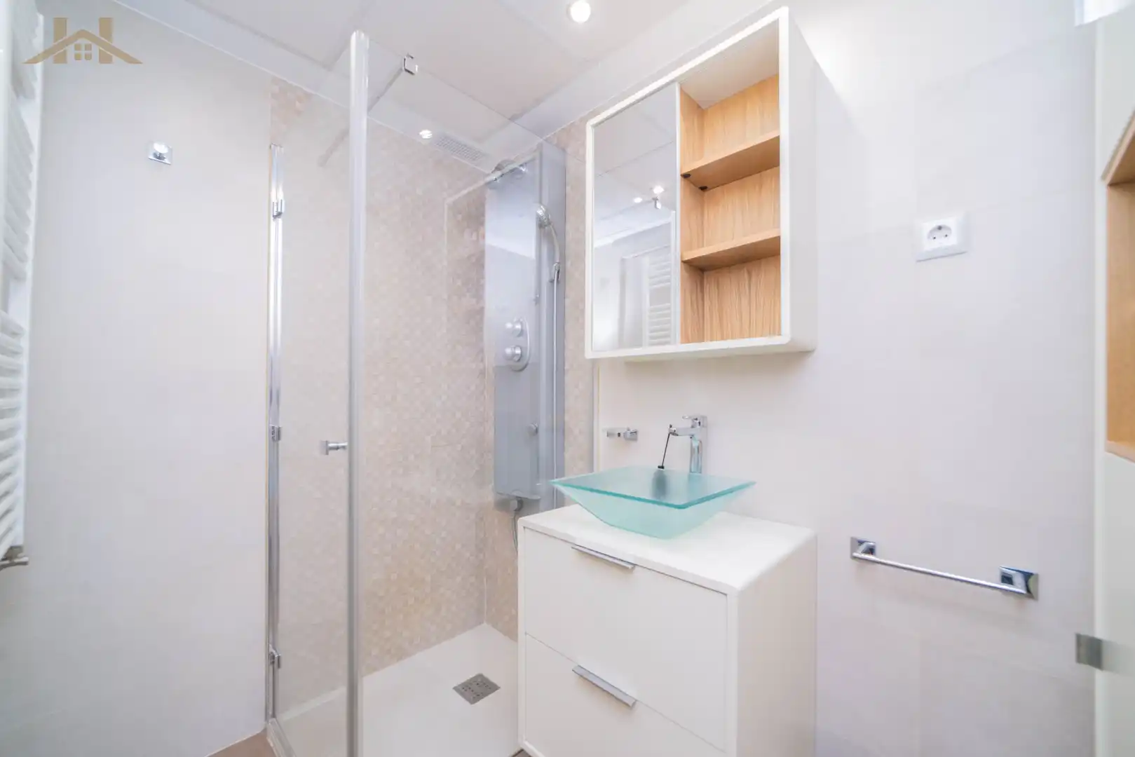 Badezimmer von Wohnung zum Verkauf in Boadilla del Monte mit Klimaanlage, Heizung und Terrasse