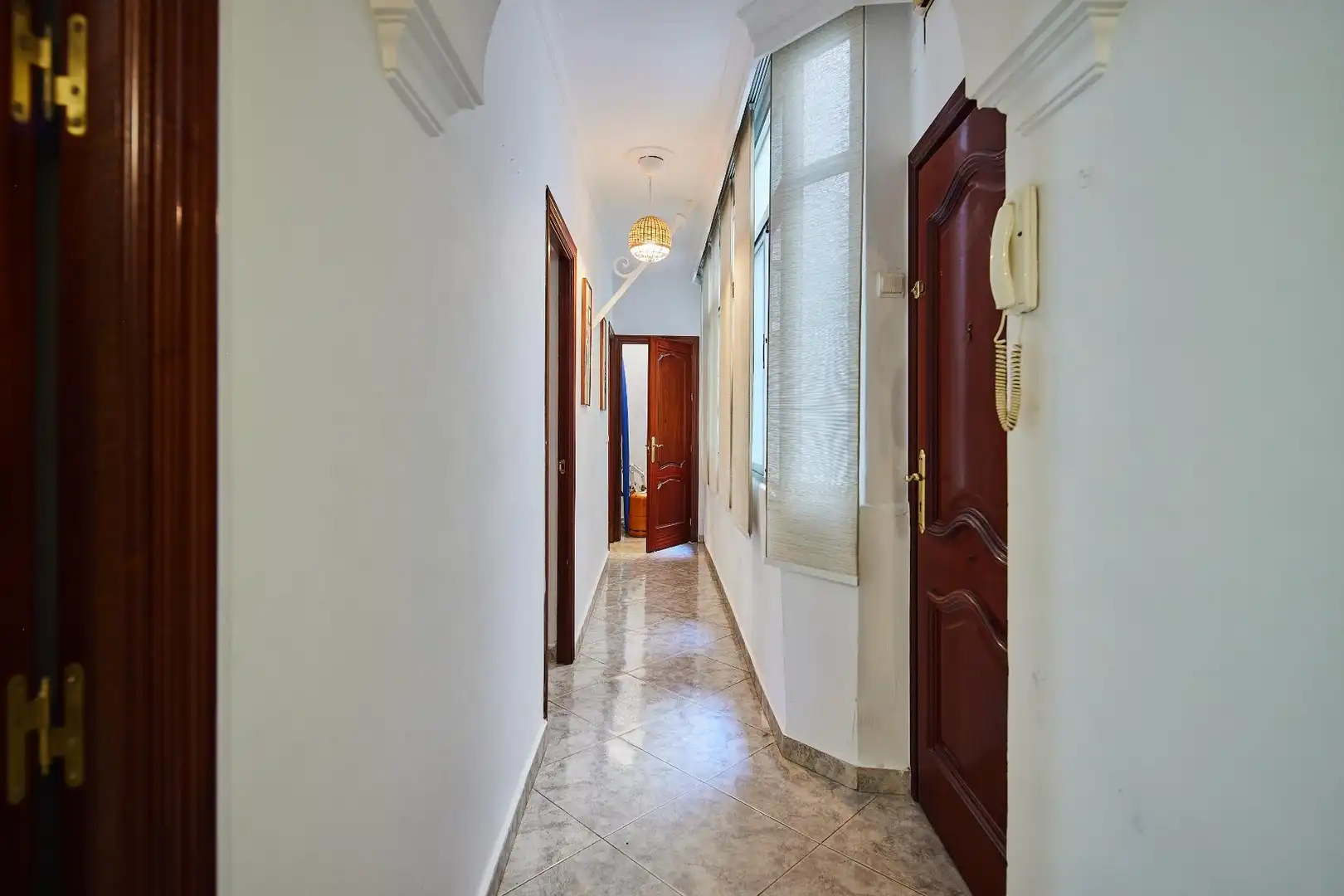 Wohnung zum Verkauf in Cádiz mit Klimaanlage, Abstellraum und Balkon