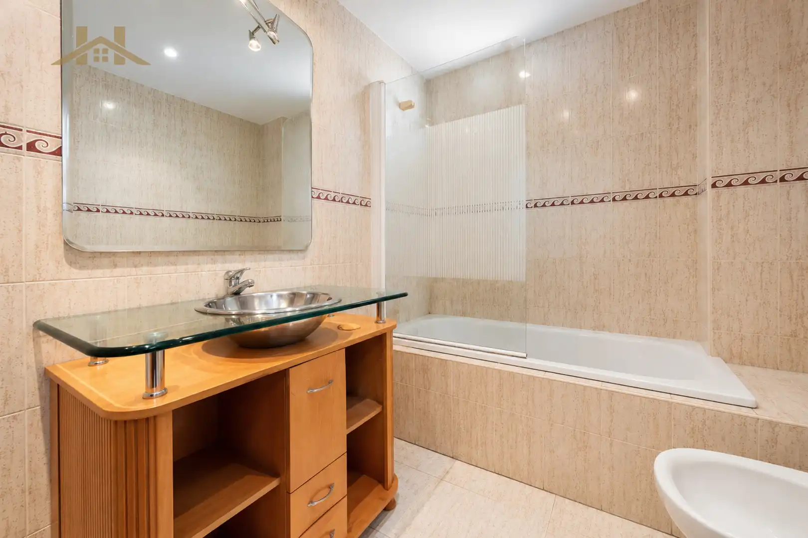 Bathroom of Flat for sale in Valdemoro  with Air Conditioner, Heating and Storage room