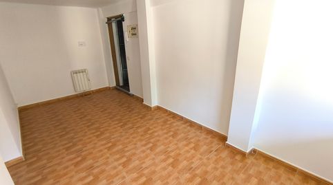 Foto 2 de Piso en venta en Calle Virgen de la Fuencisla, 6, Chorrillo, Alcalá de Henares