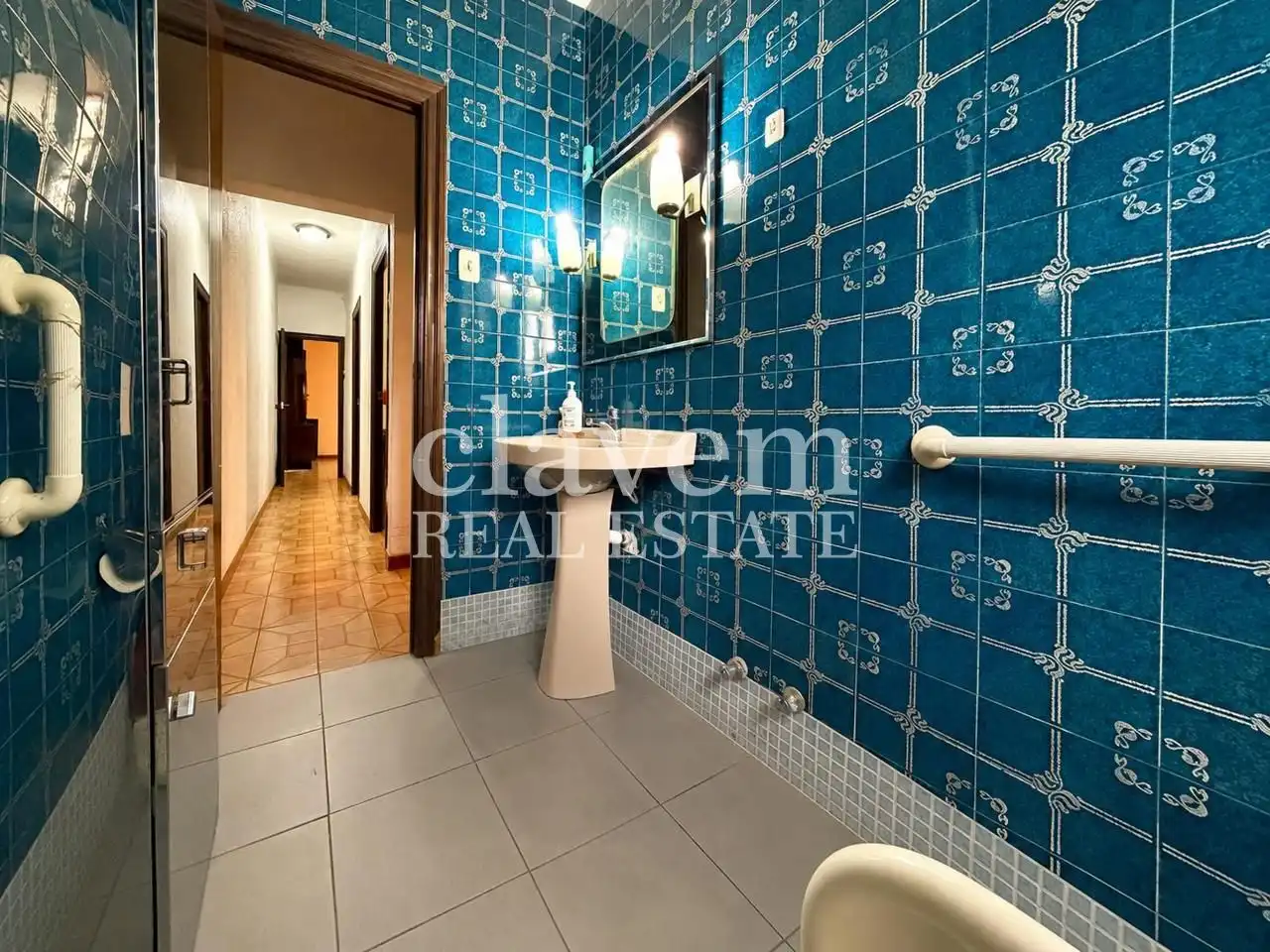 Baño de Planta baja en venta en Nou Barris