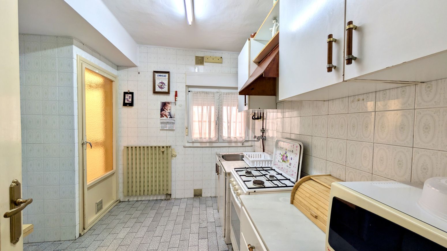 Cuina de Pis en venda en Oviedo  amb Calefacció i Terrassa