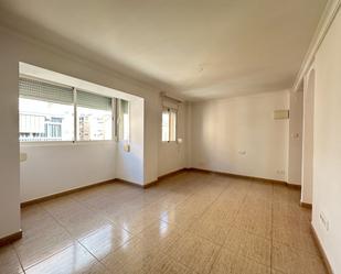 Living room of Flat for sale in  Granada Capital