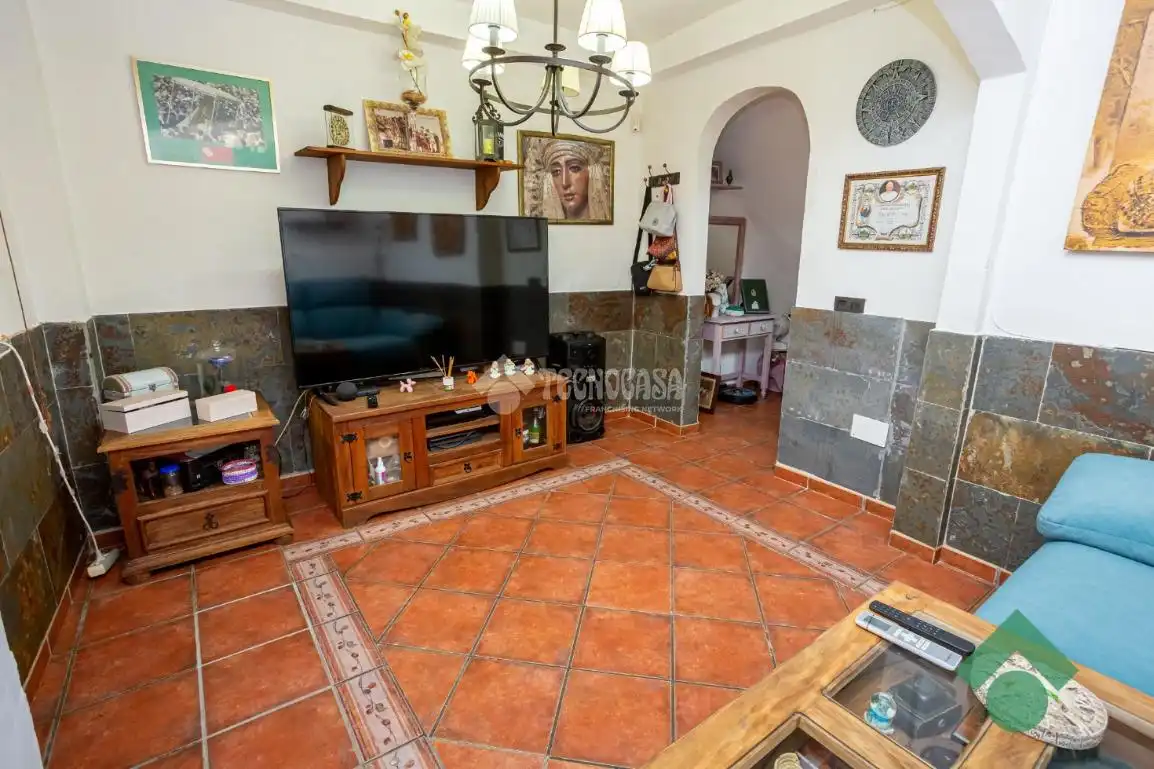 Casa pareada con jardín en venta en C. Barcelona, imagen 8
