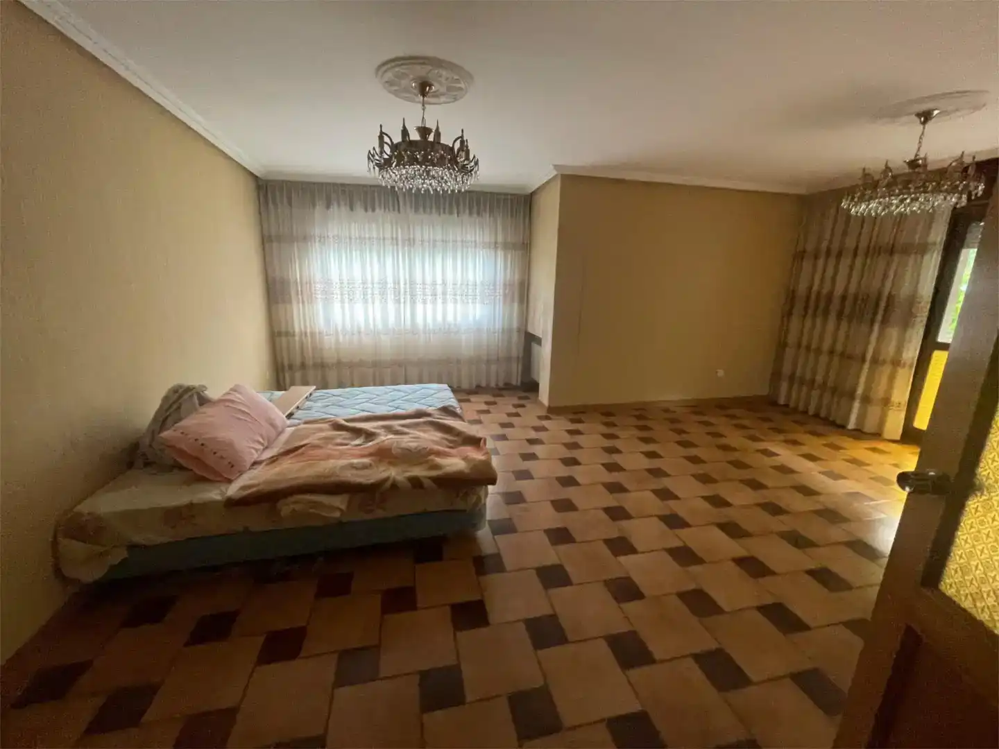 Bedroom of Flat for sale in Avión