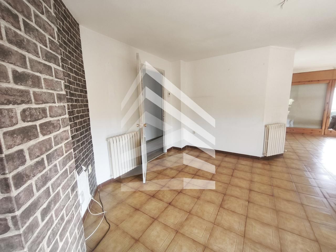 Living room of Flat for sale in Solsona  with Parquet flooring, Terrace and Furnished