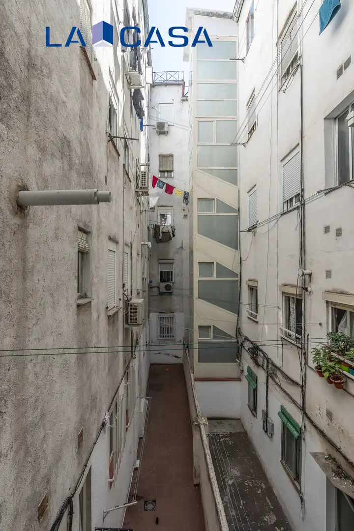 Vista exterior de Pis en venda en Madrid amb Calefacció